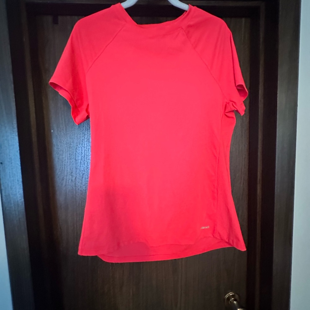 Hind running athletic shirt